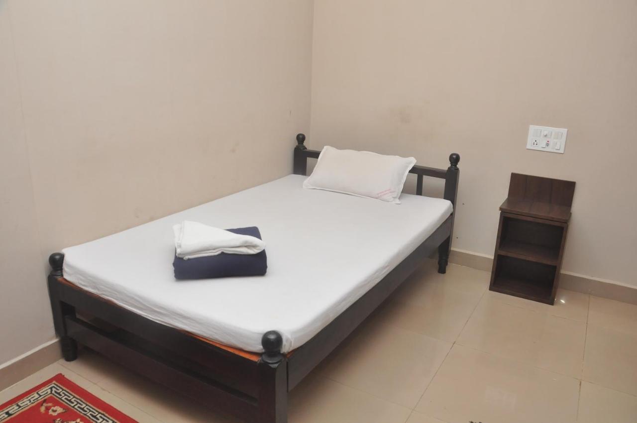 Hotel Temple City Papanasam Exterior photo