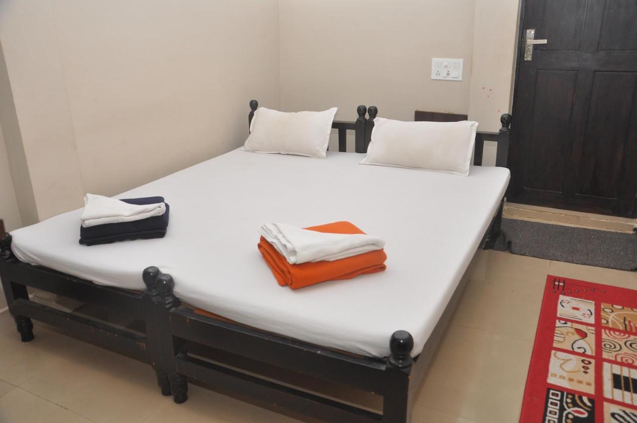 Hotel Temple City Papanasam Exterior photo